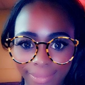 Meet your Posher, Danyell